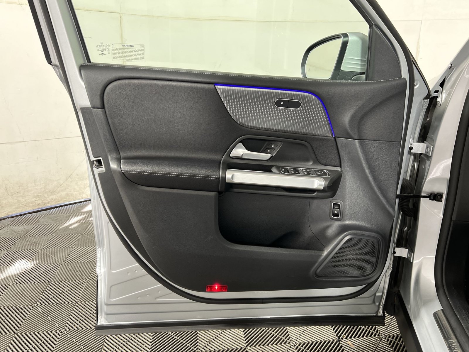 Used 2022 Mercedes-Benz GLB 250 4MATIC image 14
