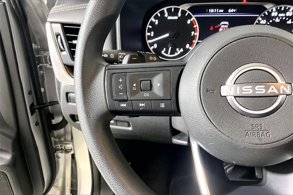 Used 2024 Nissan Rogue SV image 14