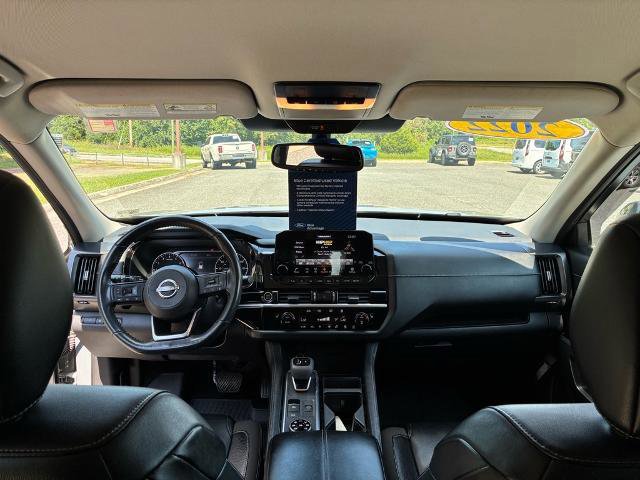 Used 2022 Nissan Pathfinder SL w/ SL Black Package image 9