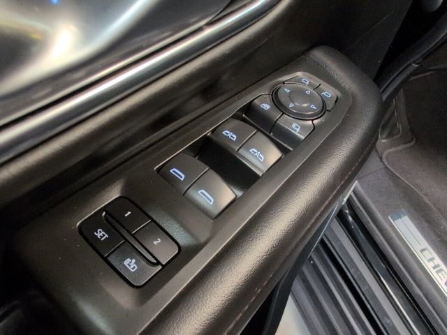 Used 2022 Chevrolet Tahoe RST w/ Luxury Package AWD/4WD image 16