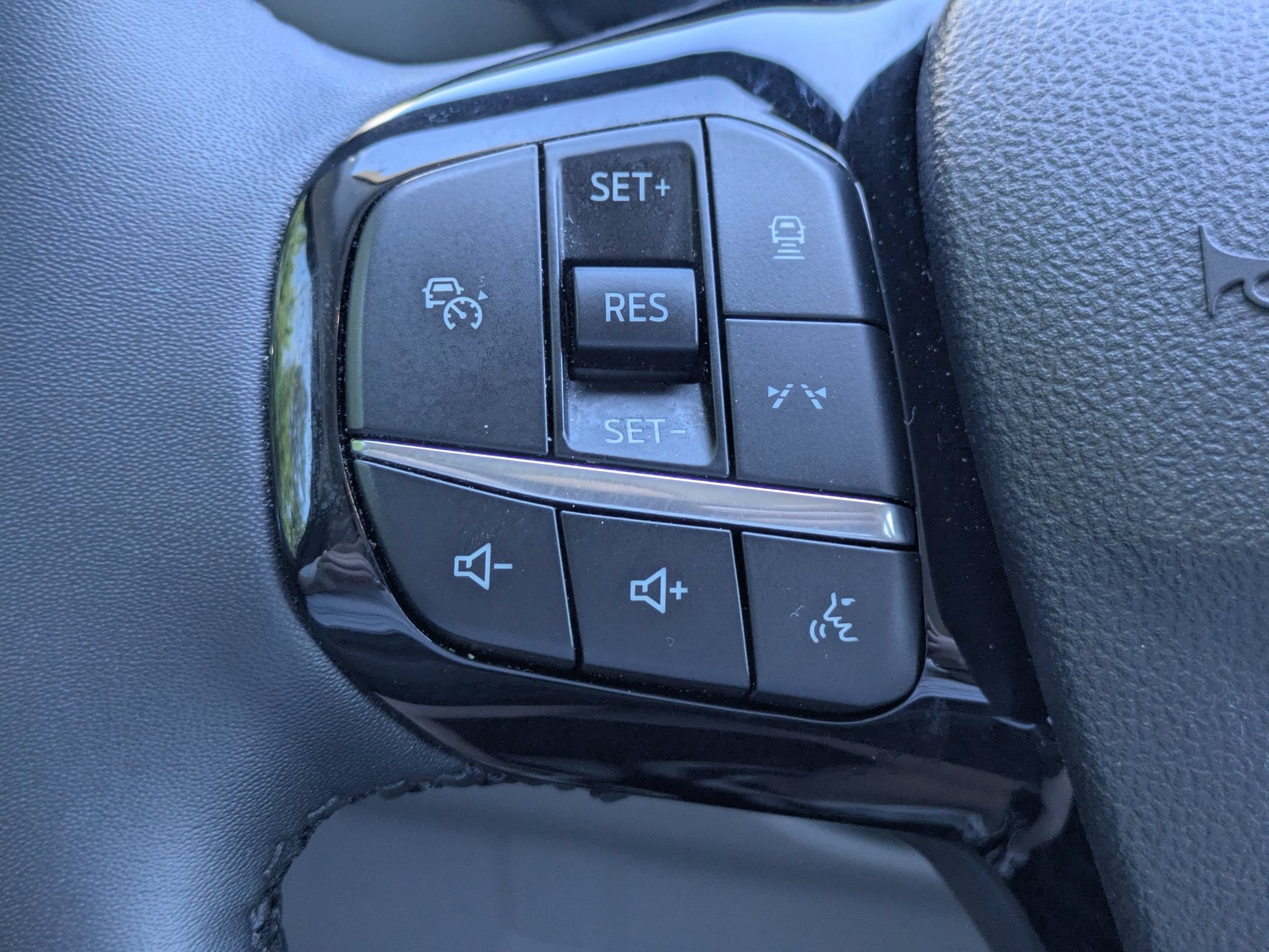 Certified 2024 Ford Escape SE FWD image 15