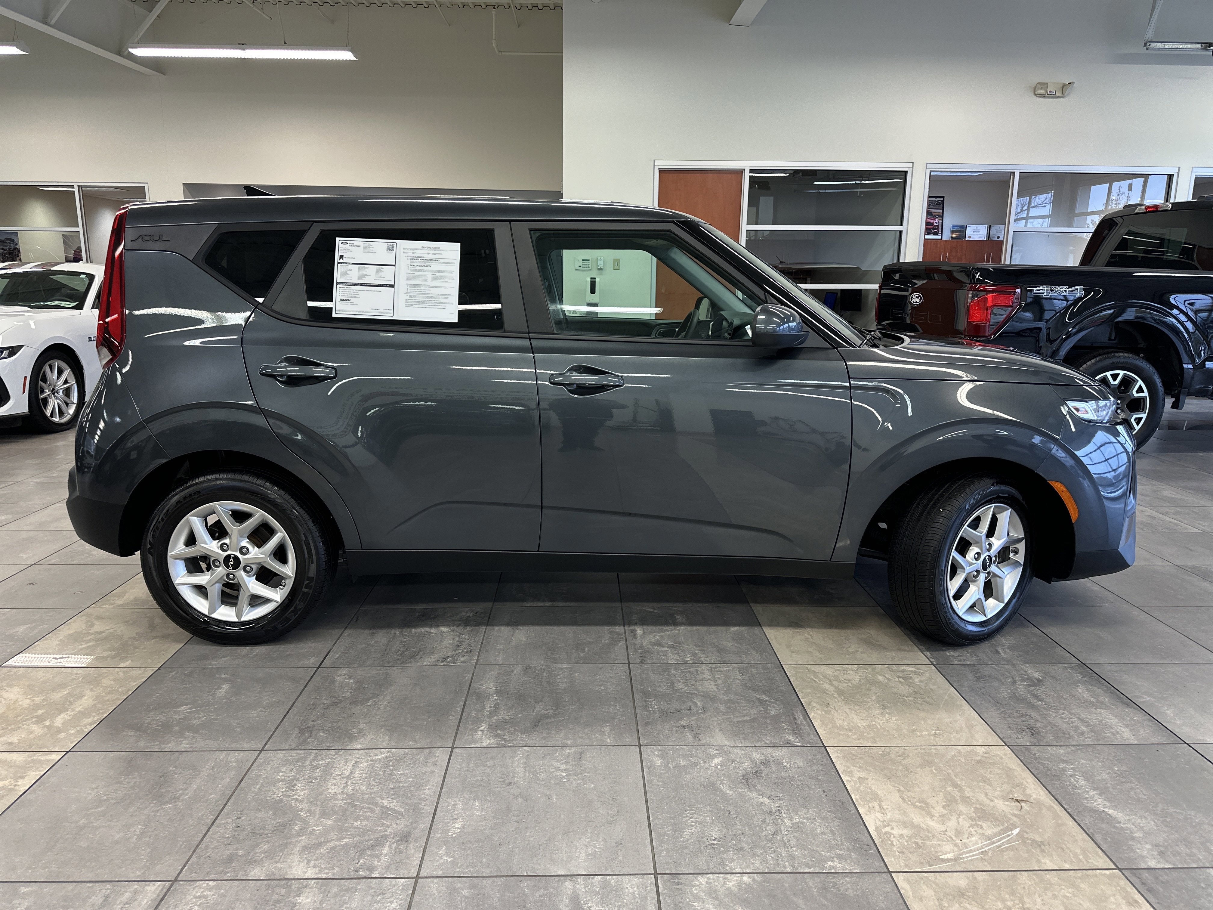 Used 2022 Kia Soul LX w/ Technology Package image 6