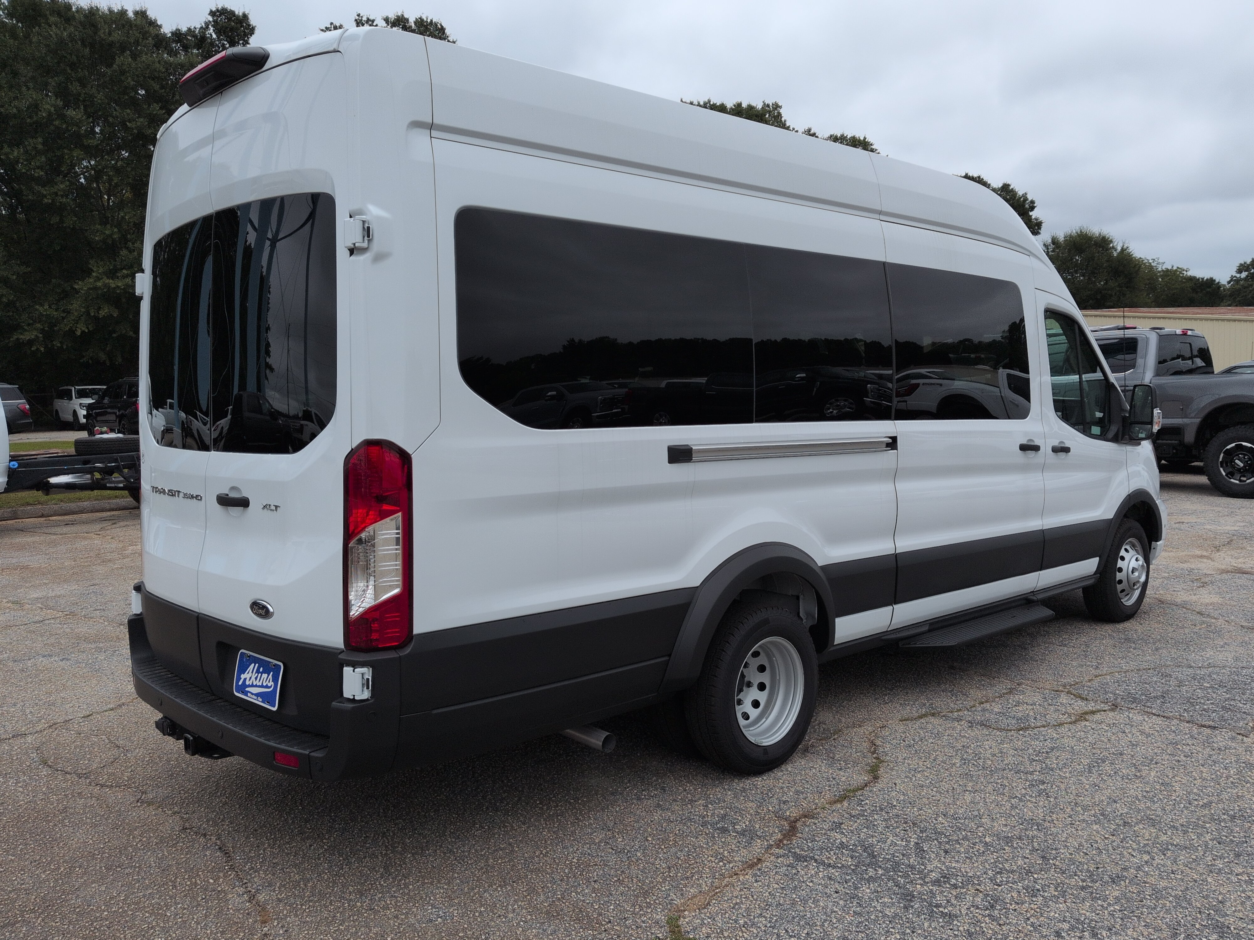 Certified 2025 Ford Transit 350 XLT RWD image 3