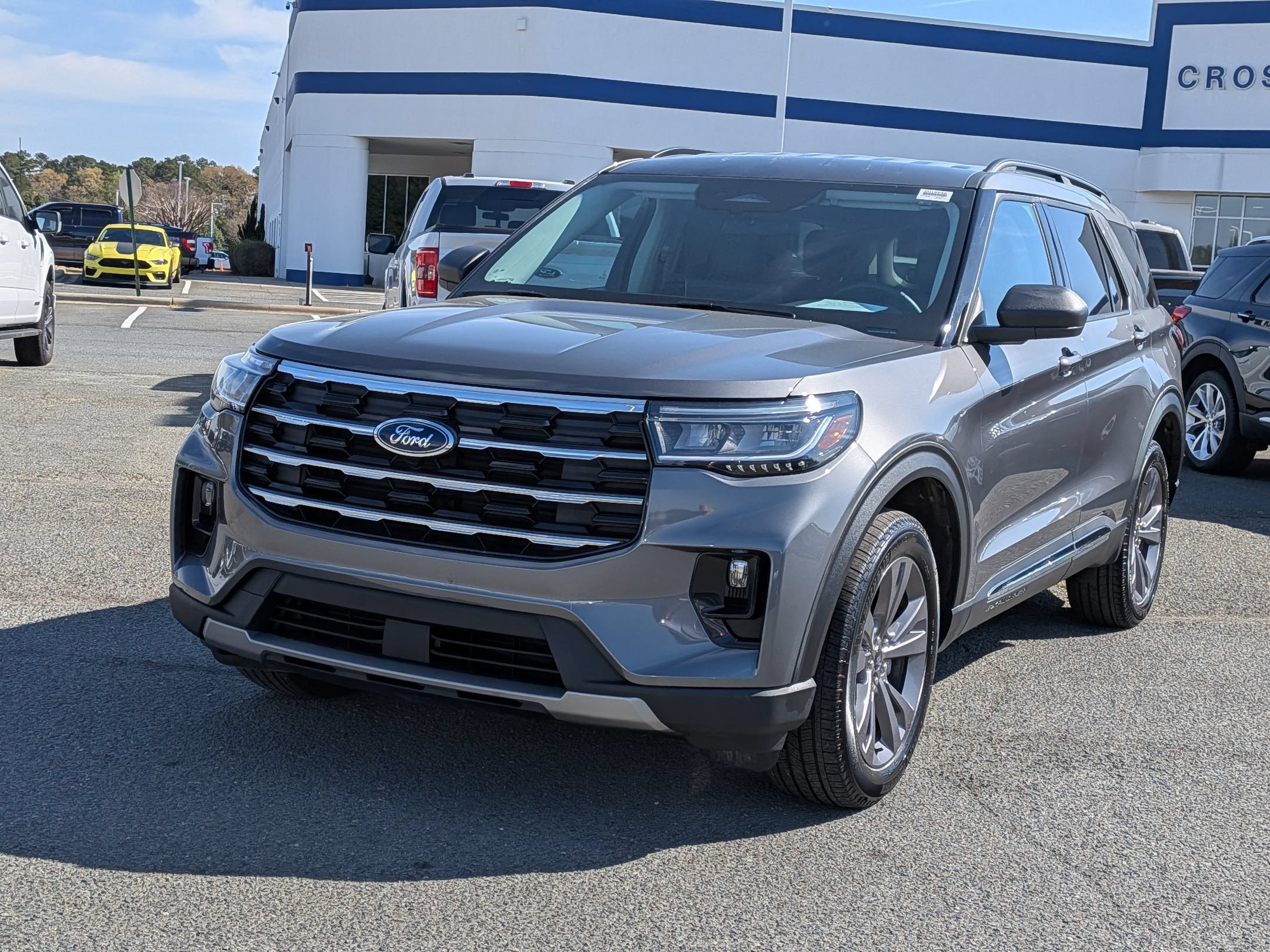 Certified 2025 Ford Explorer Active w/ Active Comfort Package AWD/4WD image 8