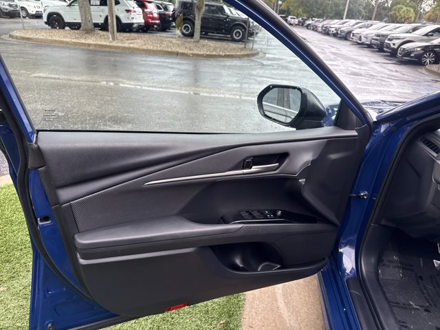Used 2025 Toyota Camry SE FWD image 11