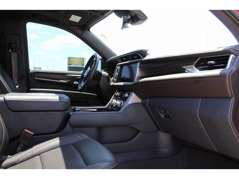 Used 2024 GMC Yukon Denali w/ Advanced Technology Package AWD/4WD image 20