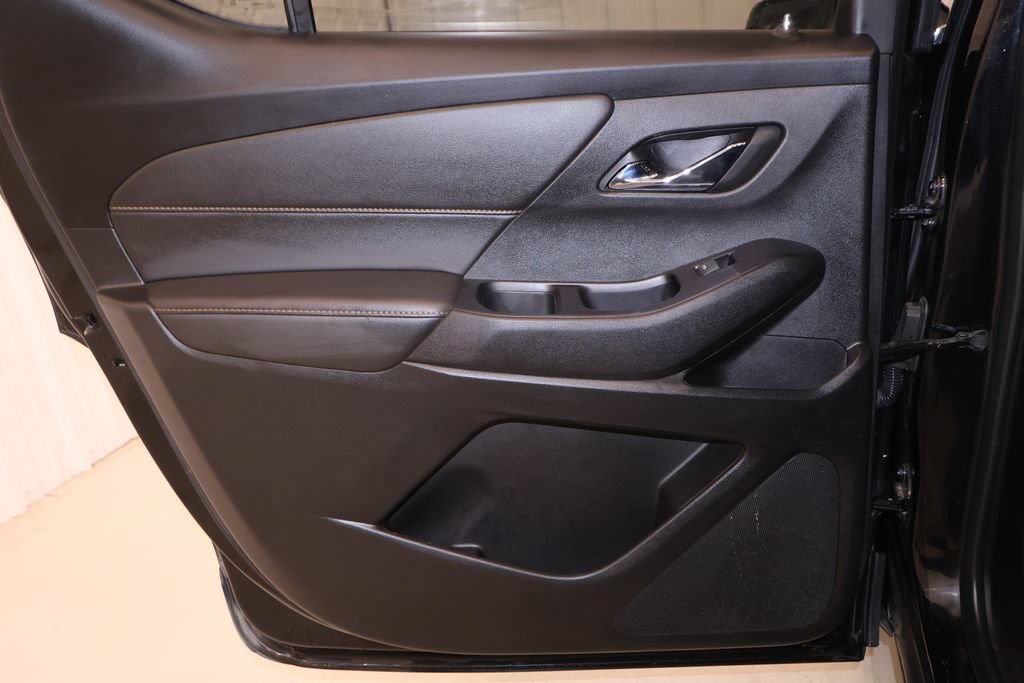 Used 2020 Chevrolet Traverse LT w/ LPO, Floor Liner Package AWD/4WD image 15