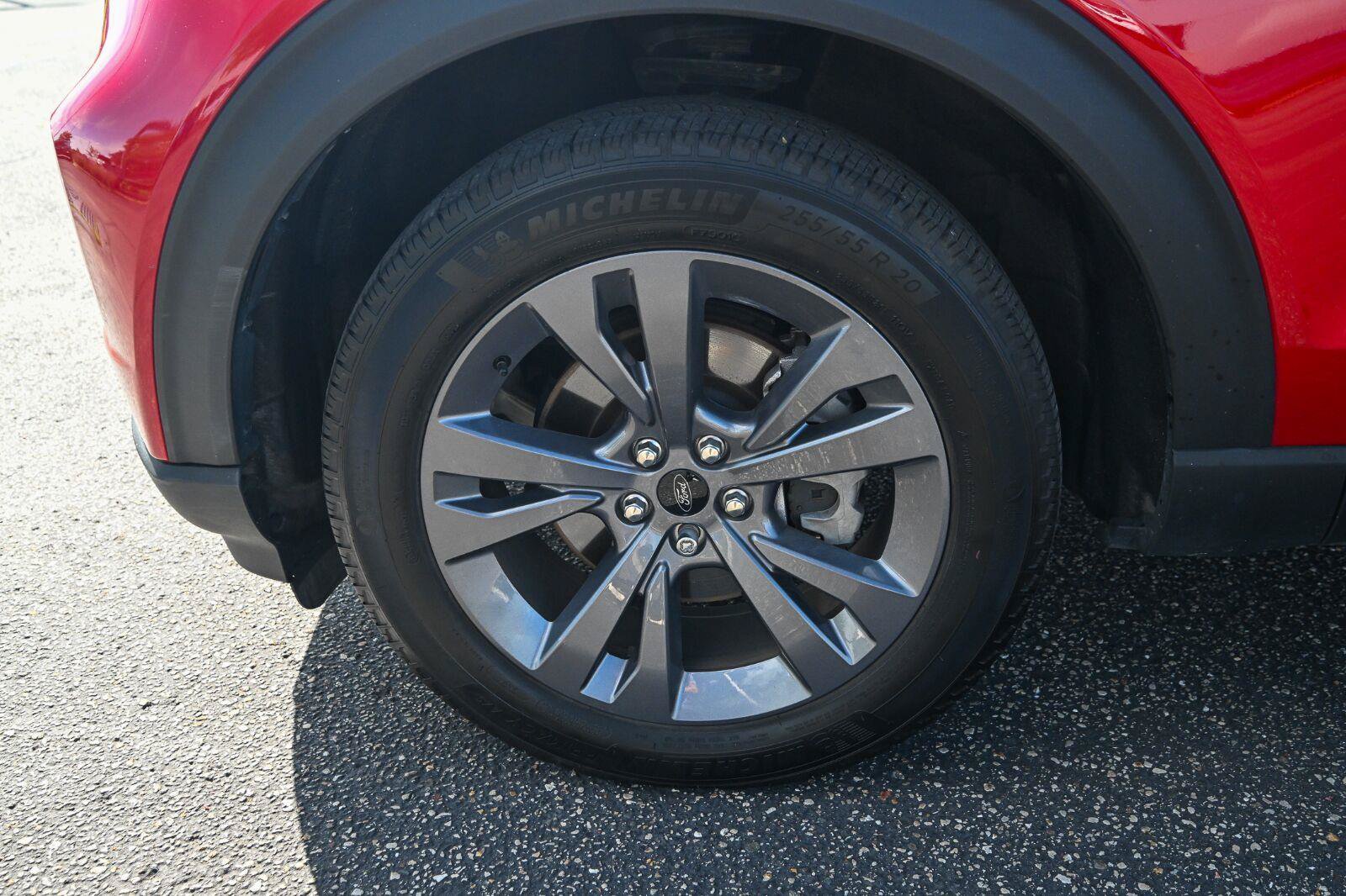 Certified 2024 Ford Explorer XLT w/ Equipment Group 202A AWD/4WD image 12