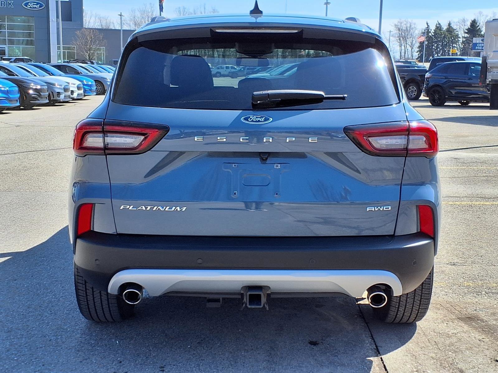 Certified 2023 Ford Escape Platinum w/ Class II Trailer Tow Package AWD/4WD image 4