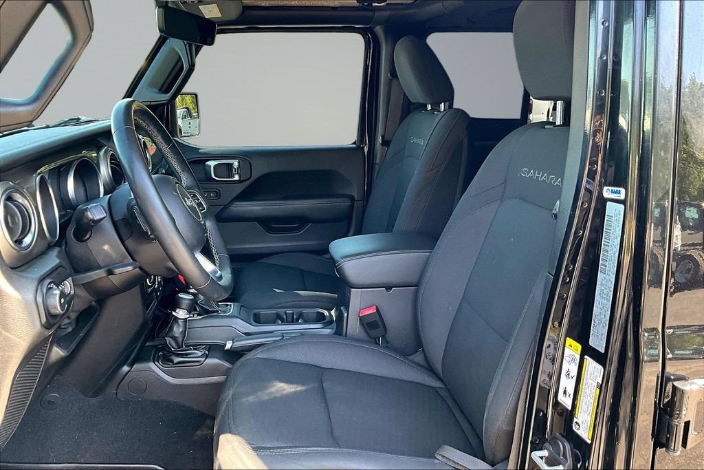 Used 2019 Jeep Wrangler Unlimited Sahara AWD/4WD image 24
