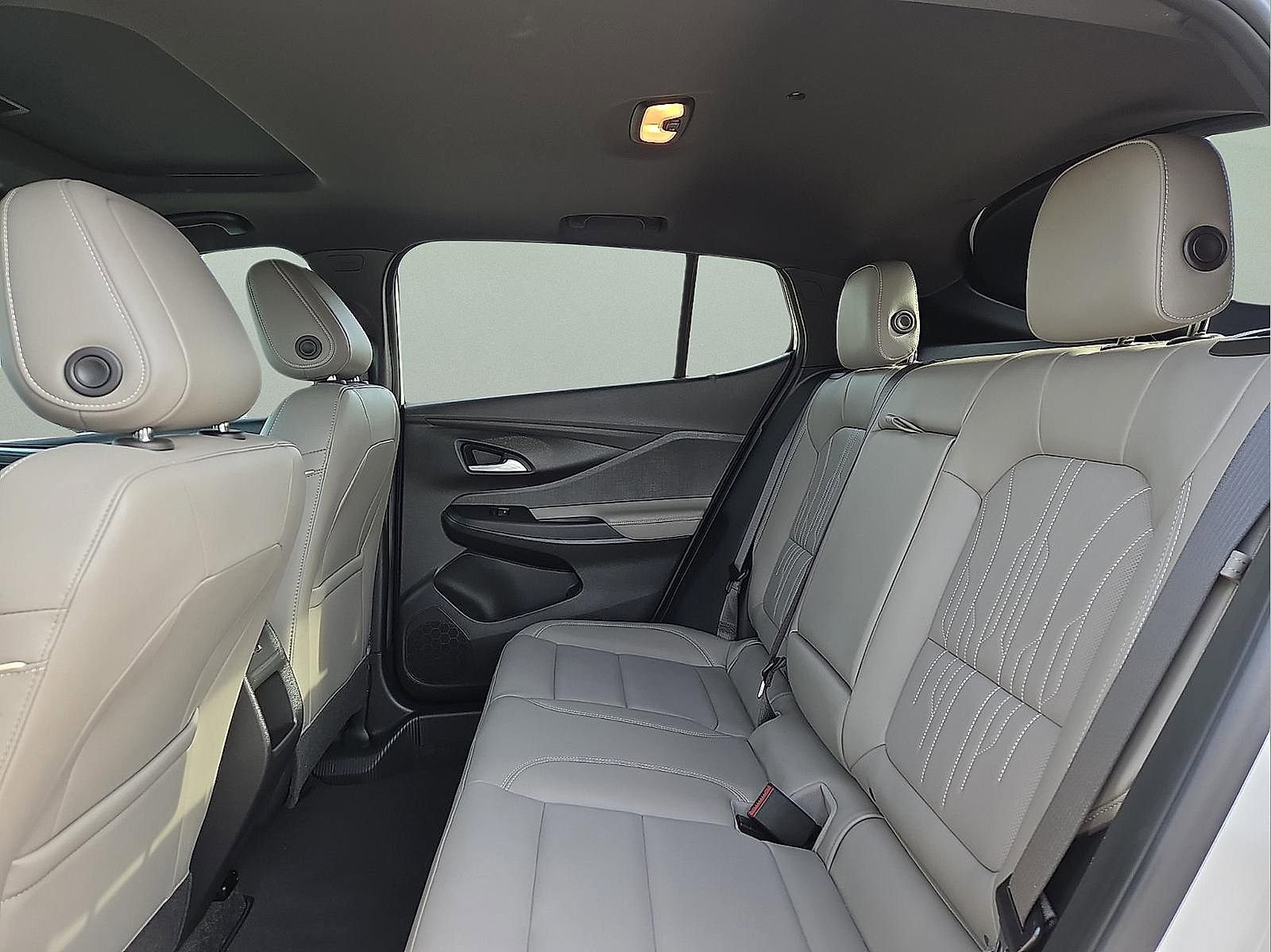 Used 2024 Buick Envista Avenir image 10