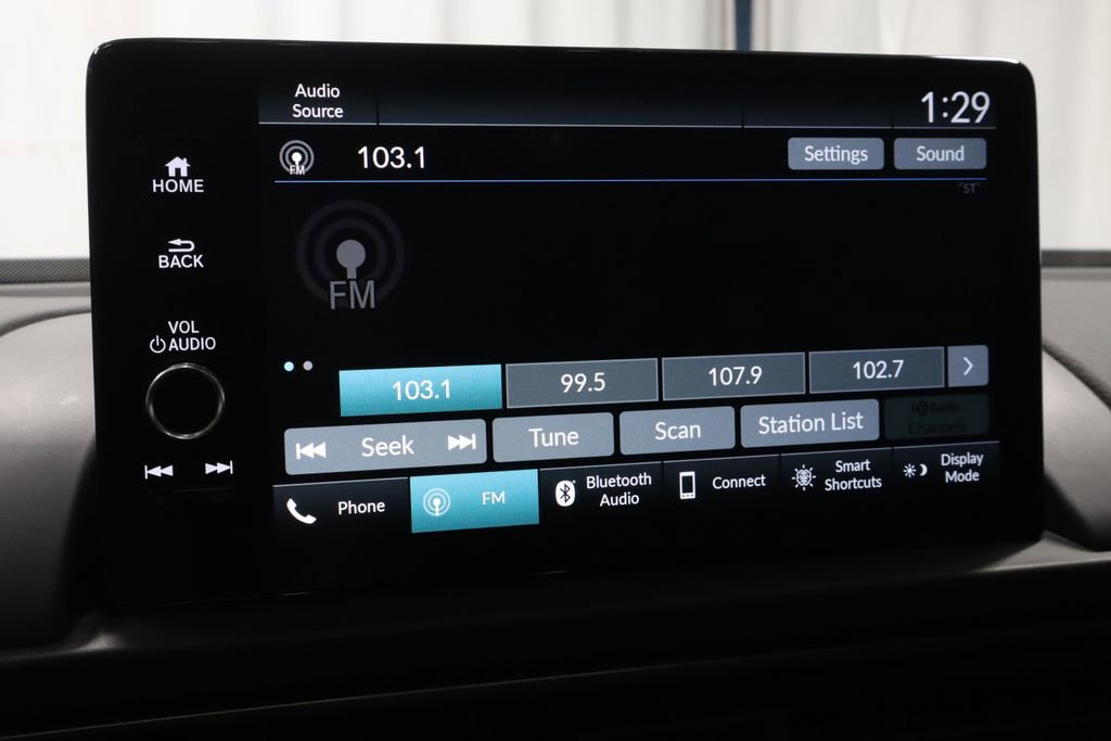 Used 2025 Honda Pilot TrailSport image 2