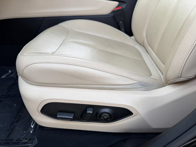 Used 2023 Jeep Grand Cherokee L Limited AWD/4WD image 15