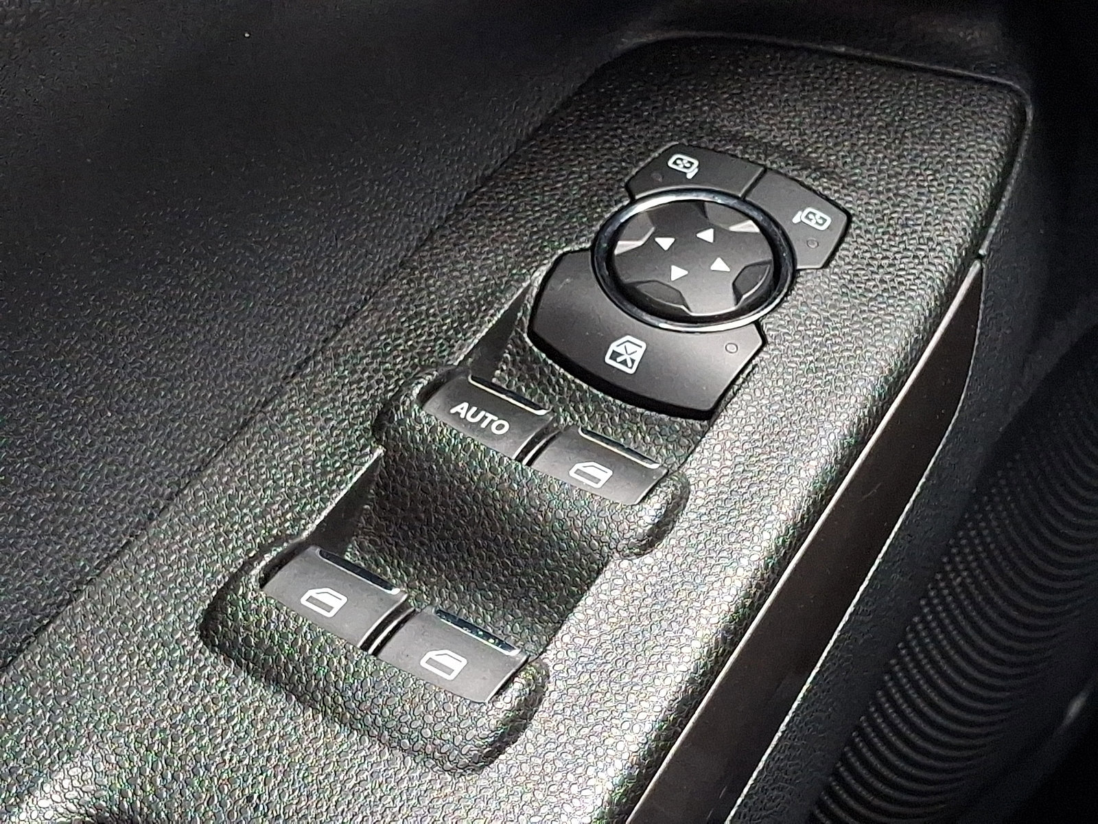 Certified 2022 Ford EcoSport SE w/ SE Convenience Package AWD/4WD image 28