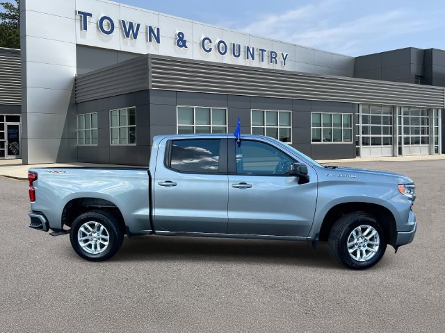 Used 2026 Chevrolet Silverado 1500 RST AWD/4WD image 2