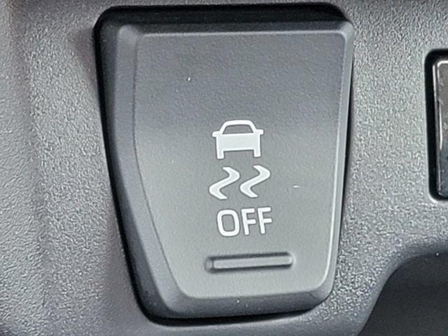 Used 2024 Toyota RAV4 LE AWD/4WD image 6