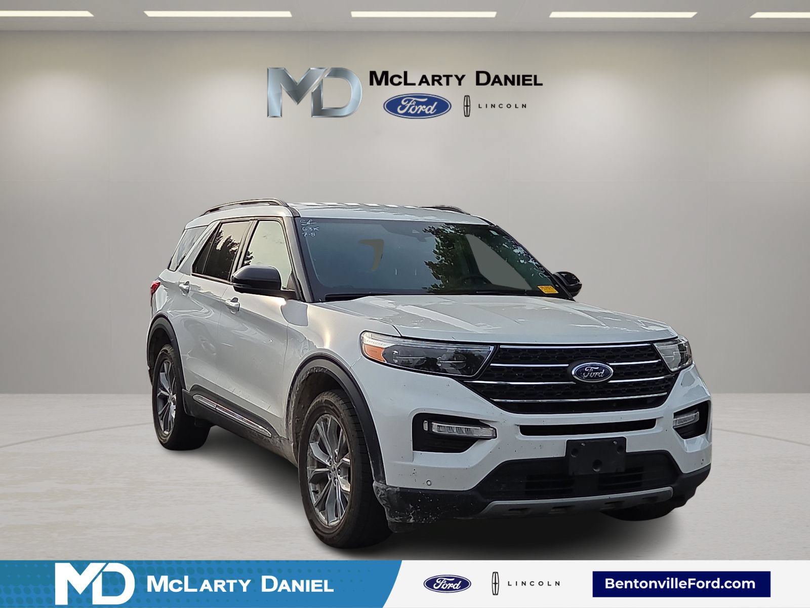 Certified 2023 Ford Explorer XLT w/ Equipment Group 202A AWD/4WD image 1