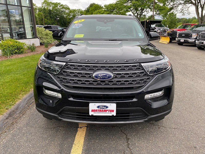Certified 2023 Ford Explorer XLT w/ Equipment Group 202A AWD/4WD image 2
