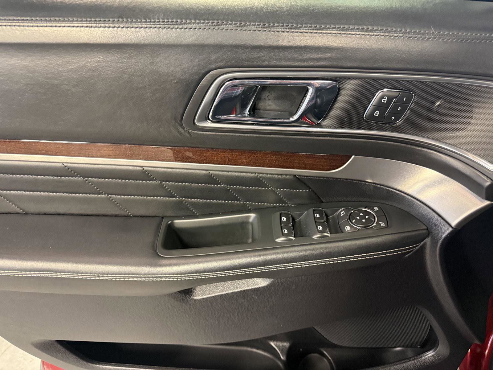 Certified 2019 Ford Explorer Platinum AWD/4WD image 27