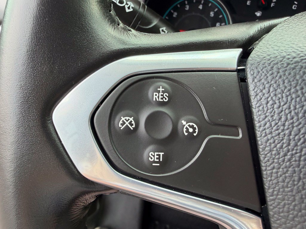 Used 2021 Chevrolet Traverse LT FWD image 37