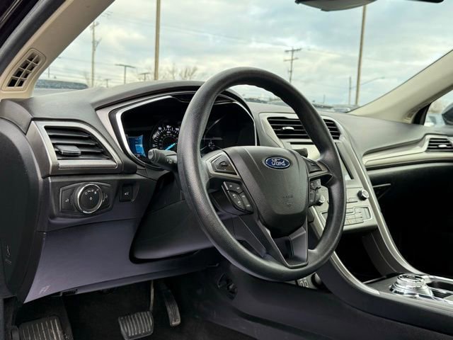 Certified 2020 Ford Fusion SE image 24