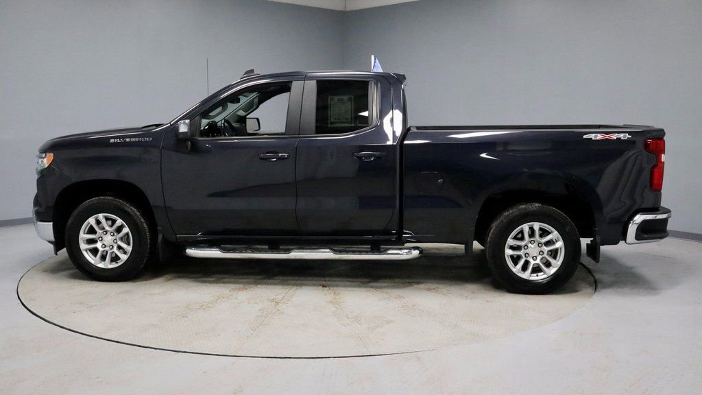 Used 2022 Chevrolet Silverado 1500 LT image 2