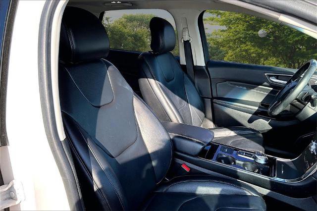 Certified 2019 Ford Edge Titanium w/ Cold Weather Package image 9