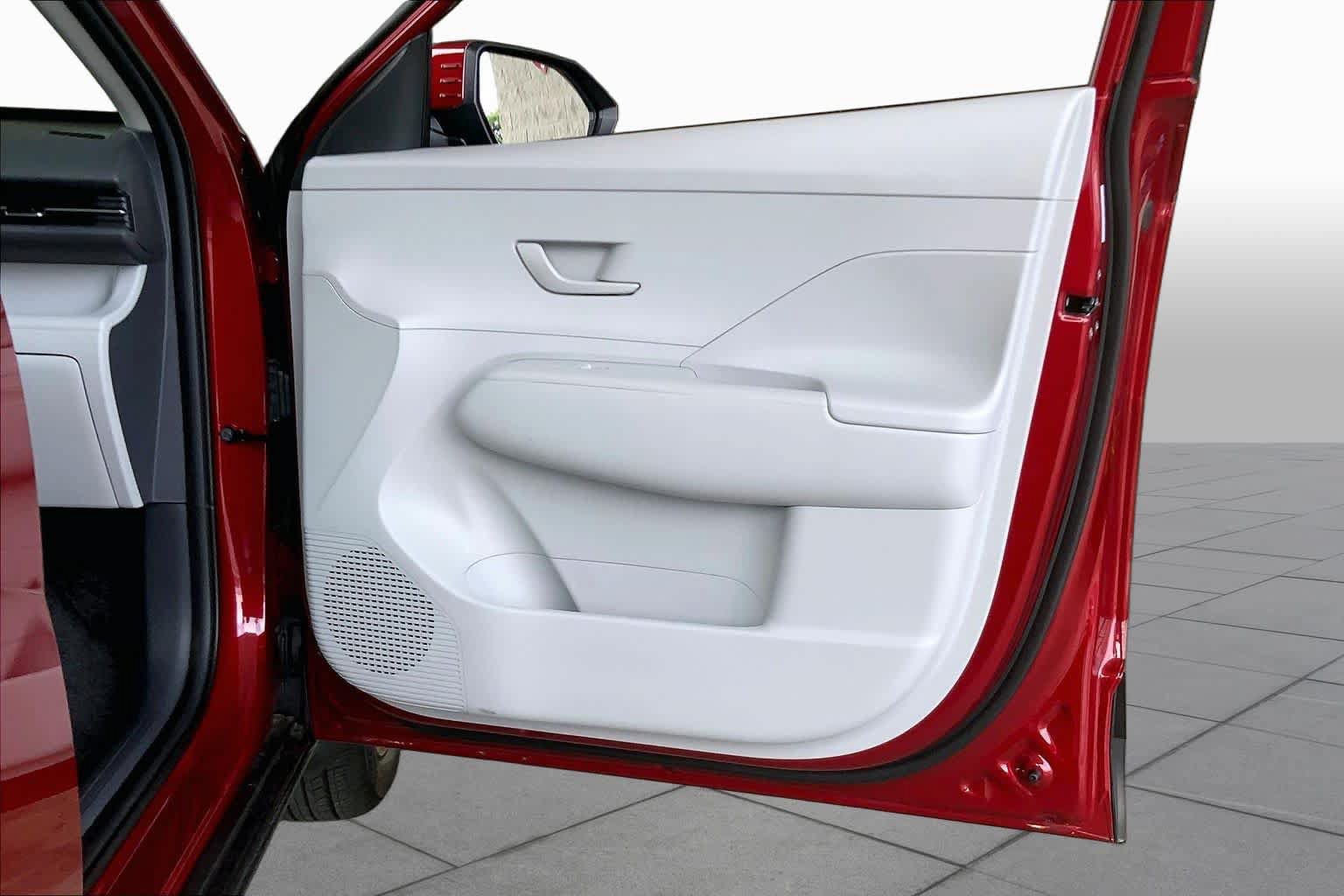 Used 2025 Hyundai Kona SEL FWD image 21