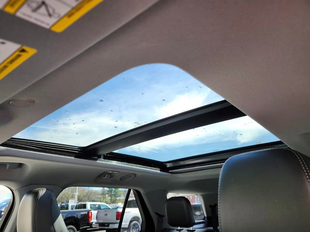 Certified 2022 Ford Explorer XLT w/ Equipment Group 202A image 22