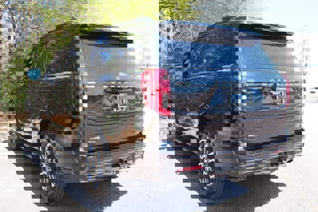 Certified 2025 Ford Expedition Active image 3