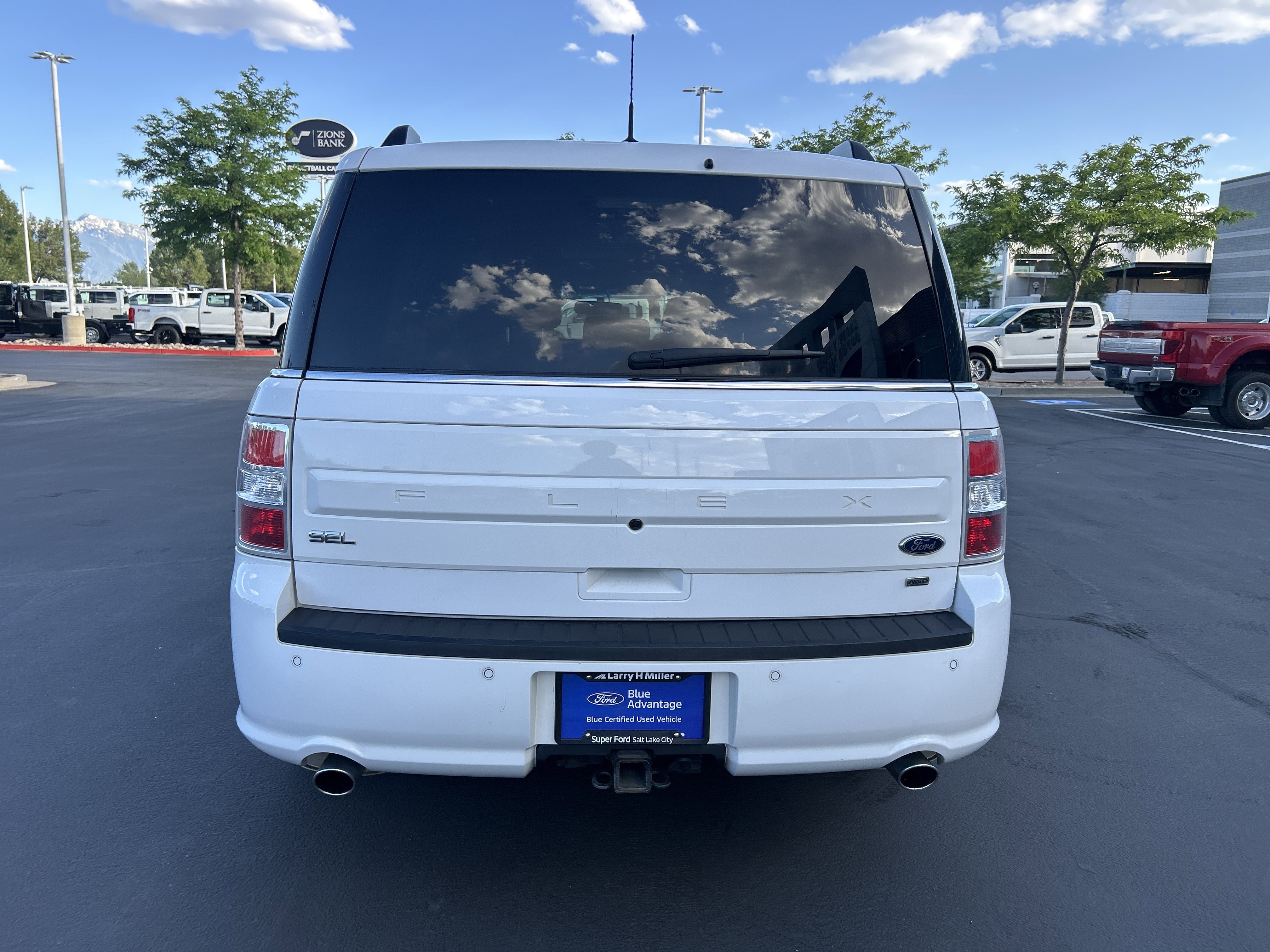 Certified 2019 Ford Flex SEL w/ Class III Trailer Tow Package AWD/4WD image 4