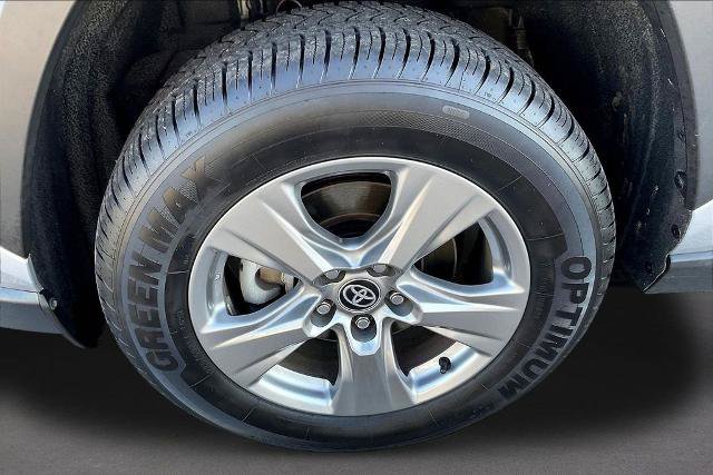 Used 2024 Toyota RAV4 XLE FWD image 34
