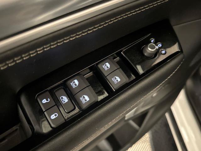 Used 2024 Jeep Wagoneer Series II w/ Flexible Seating Group RWD image 15