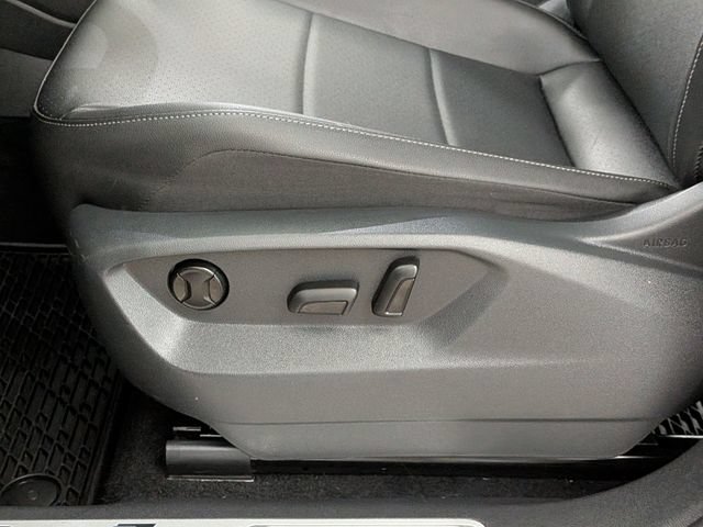 Used 2020 Volkswagen Tiguan SE R-Line AWD/4WD image 13