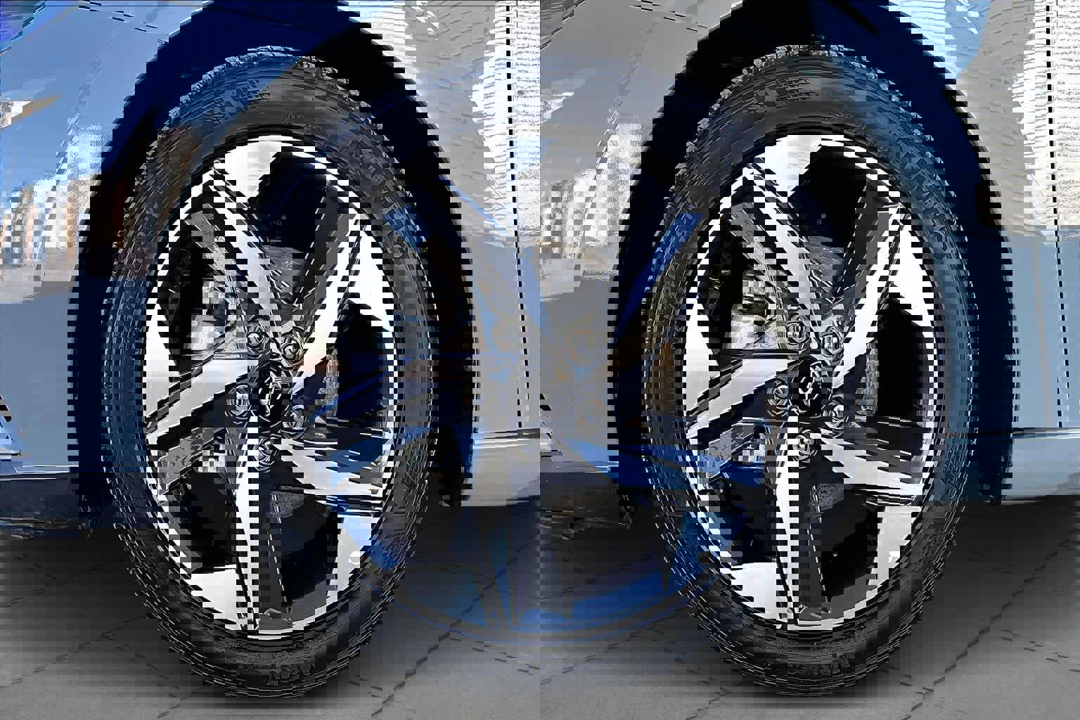 Used 2022 Hyundai Elantra SEL w/ Convenience + Premium Package image 13