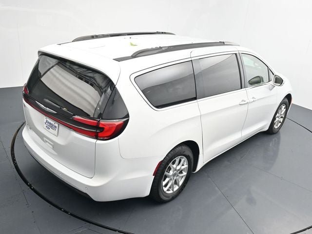 Used 2022 Chrysler Pacifica Touring-L FWD image 27