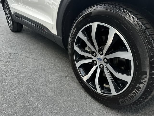 Certified 2025 Ford Explorer ST-Line AWD/4WD image 11