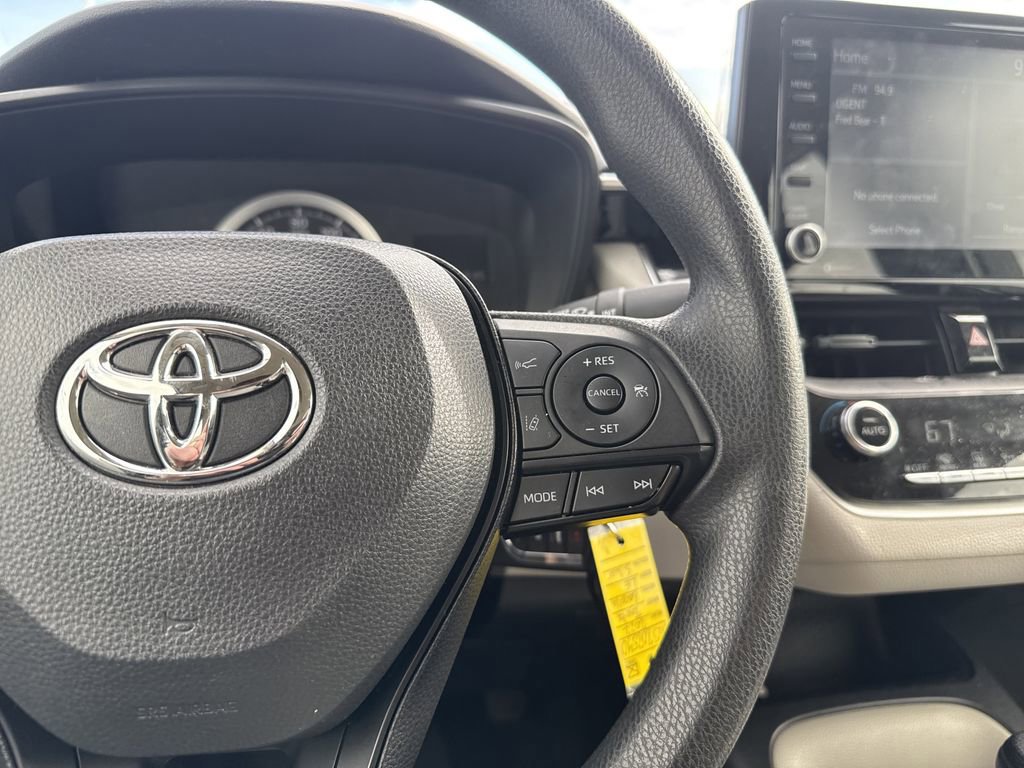 Used 2022 Toyota Corolla LE FWD image 18