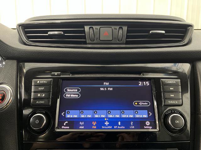 Used 2018 Nissan Rogue SV w/ Sun & Sound Touring Package image 9