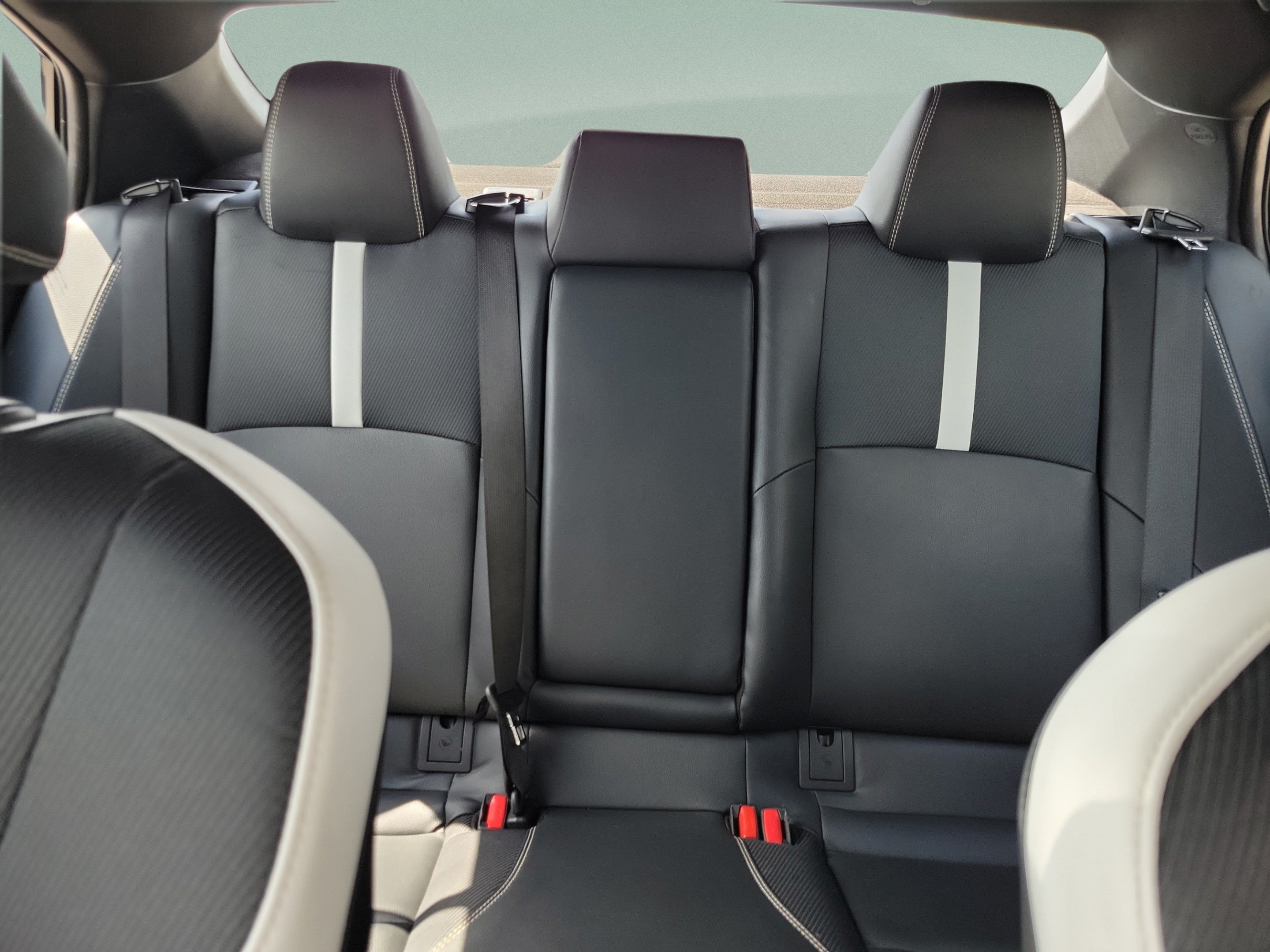 Used 2025 Toyota Camry SE FWD image 9