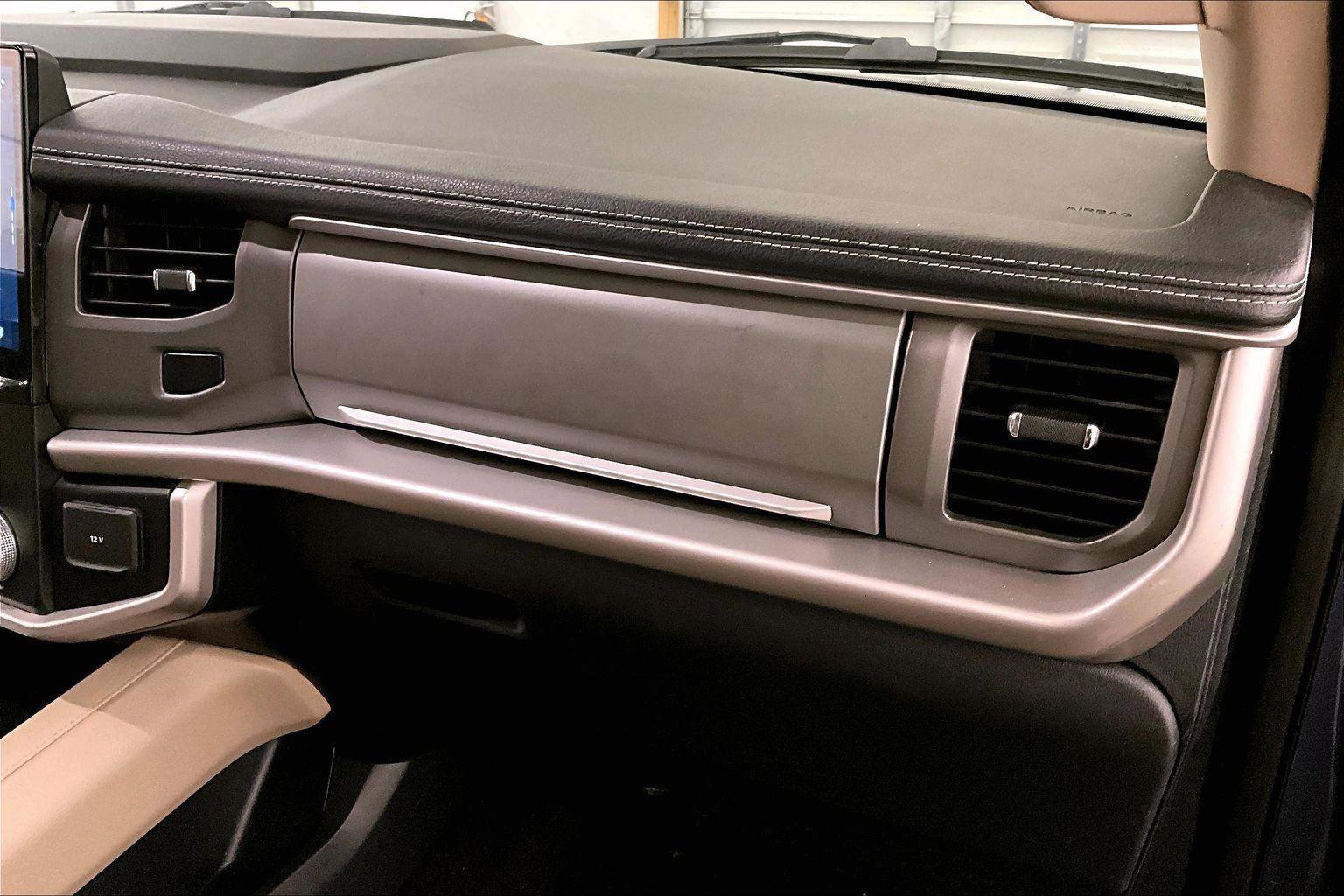 Certified 2022 Ford Expedition XLT image 15