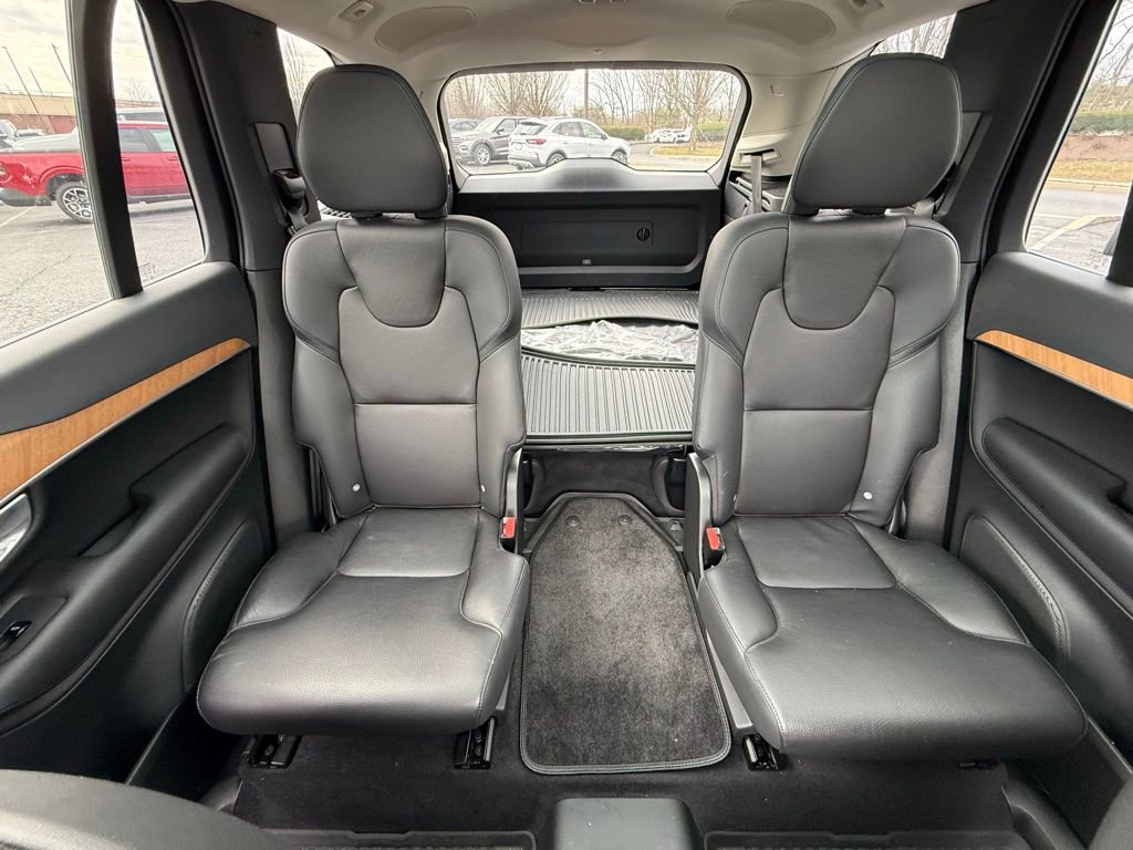 Used 2023 Volvo XC90 B6 Plus image 16
