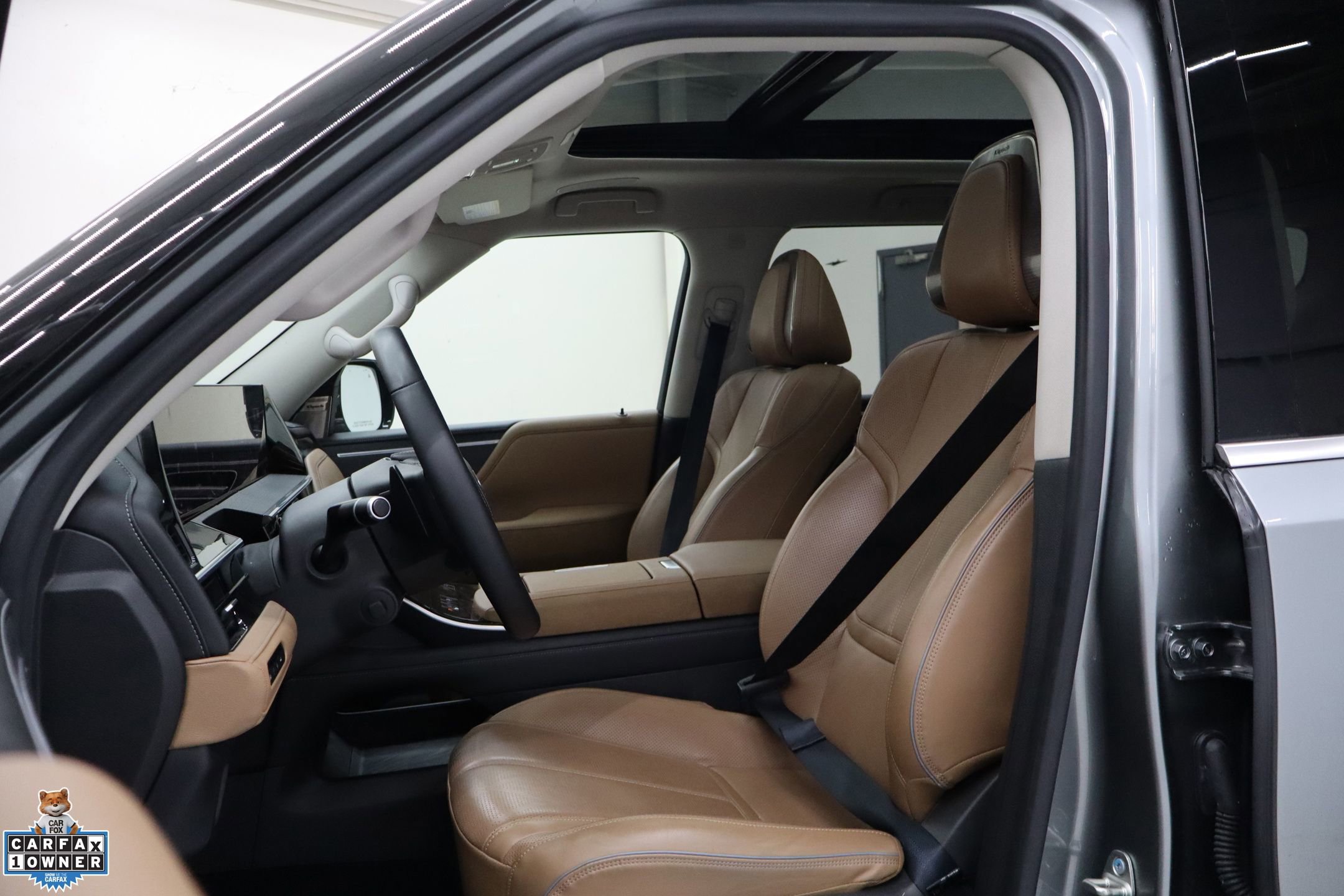 Used 2025 INFINITI QX80 Sensory image 13