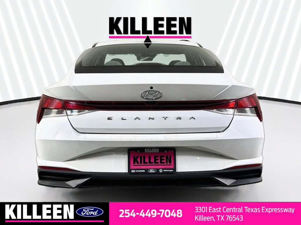 Used 2023 Hyundai Elantra SEL FWD image 4