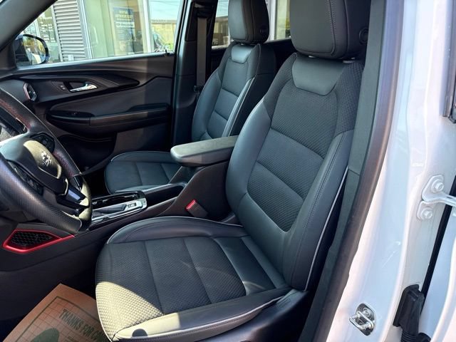Used 2023 Chevrolet TrailBlazer RS w/ Sun and Liftgate Package AWD/4WD image 18