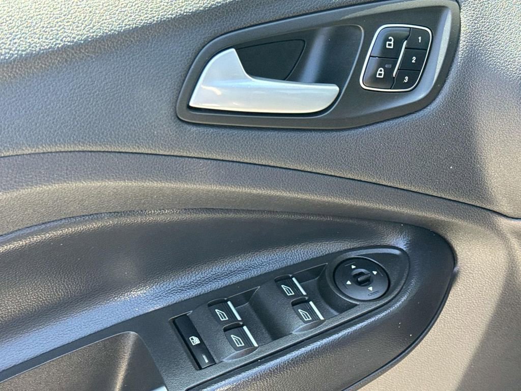 Certified 2019 Ford Escape Titanium FWD image 27