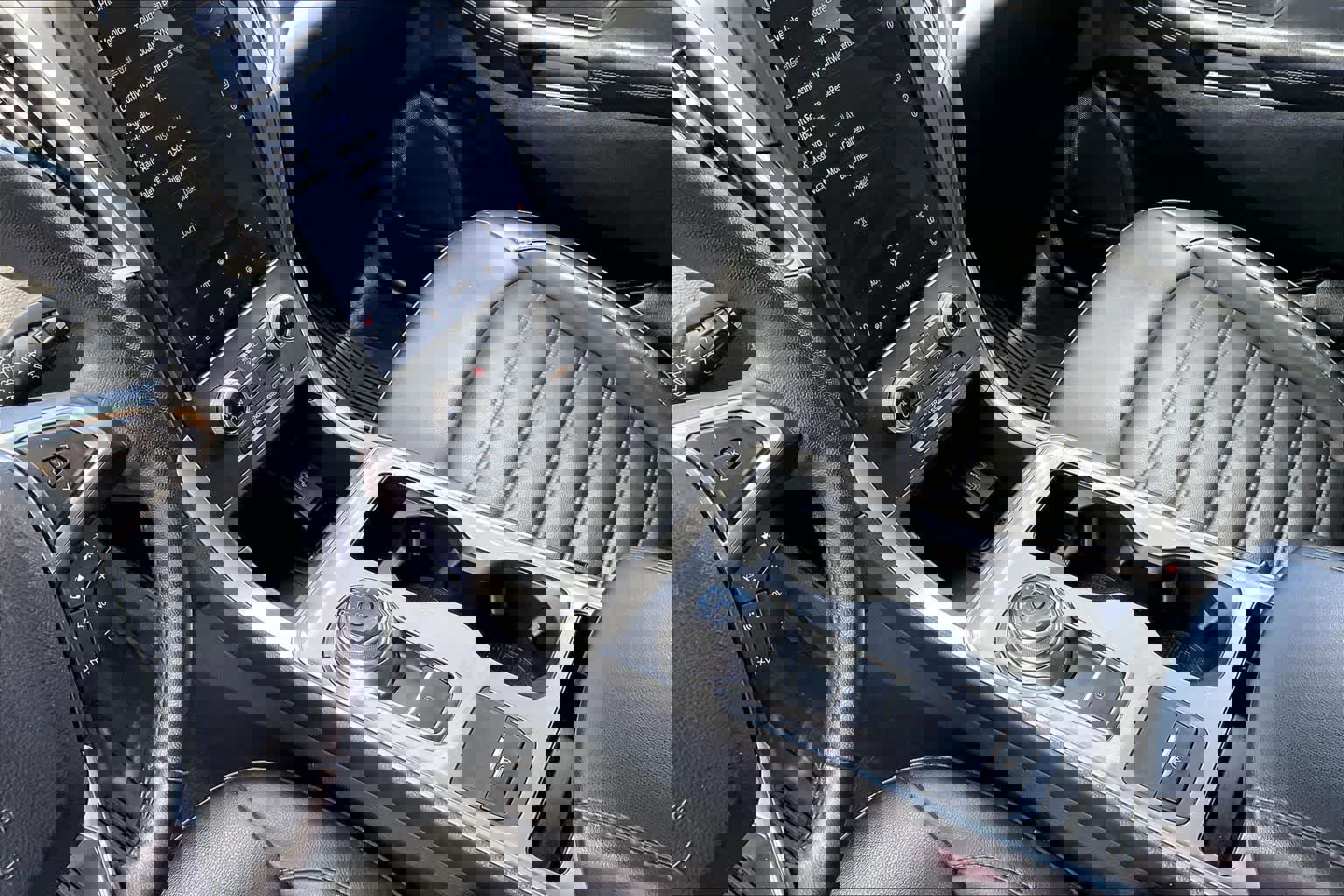 Certified 2024 Ford Edge SEL w/ Convenience Package image 18