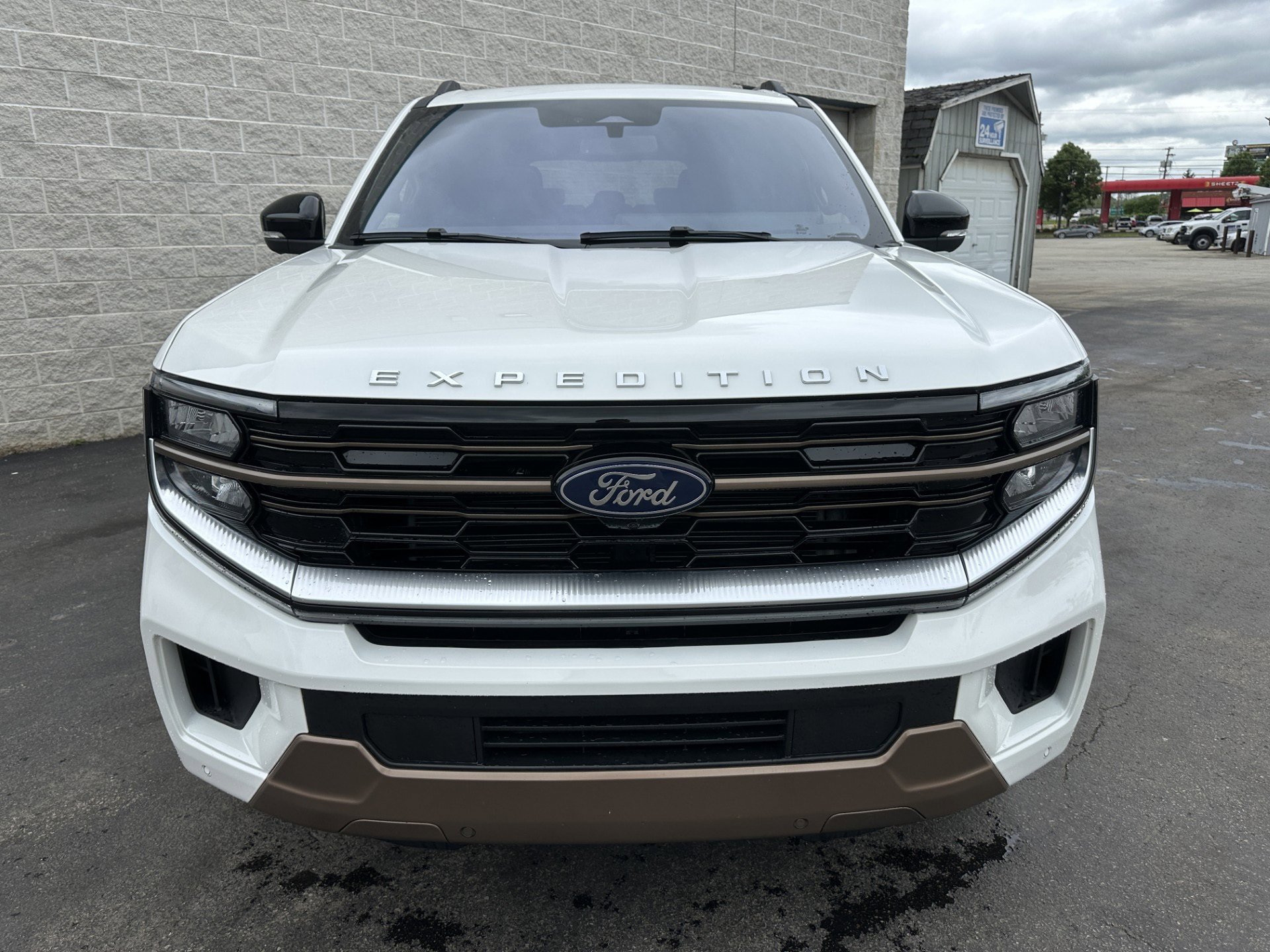 Certified 2025 Ford Expedition King Ranch AWD/4WD image 3
