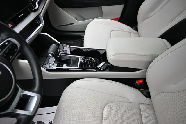 Used 2025 Kia Sportage EX w/ Premium Package FWD image 26