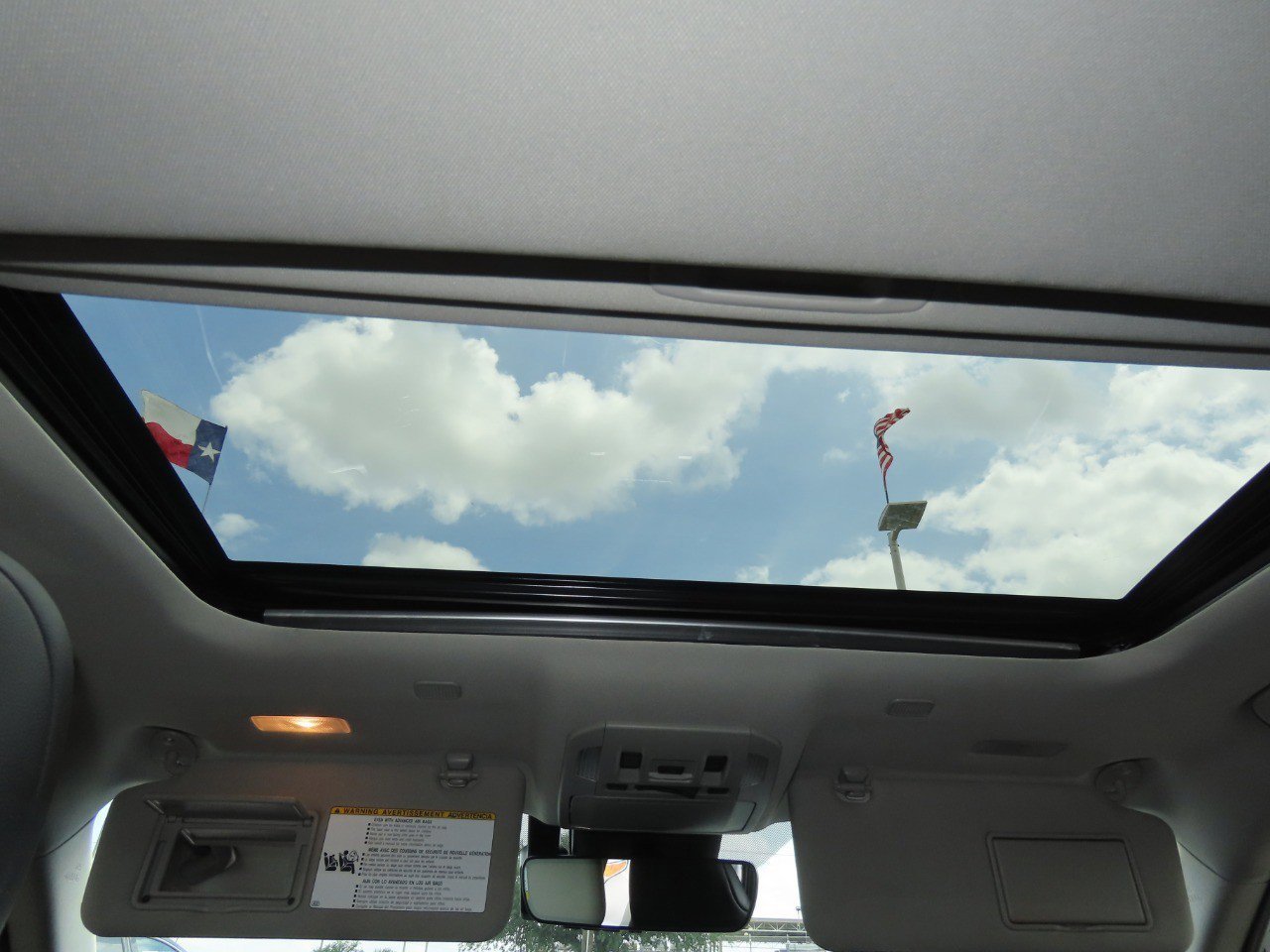 Used 2024 Toyota Highlander XLE FWD image 22